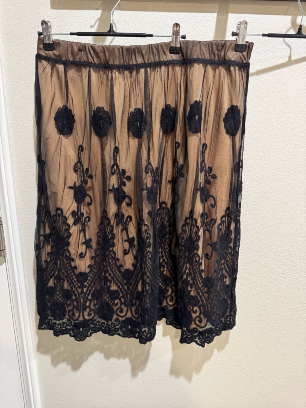 🩶 Lapis Lace Midi Skirt - Picture 2 of 6